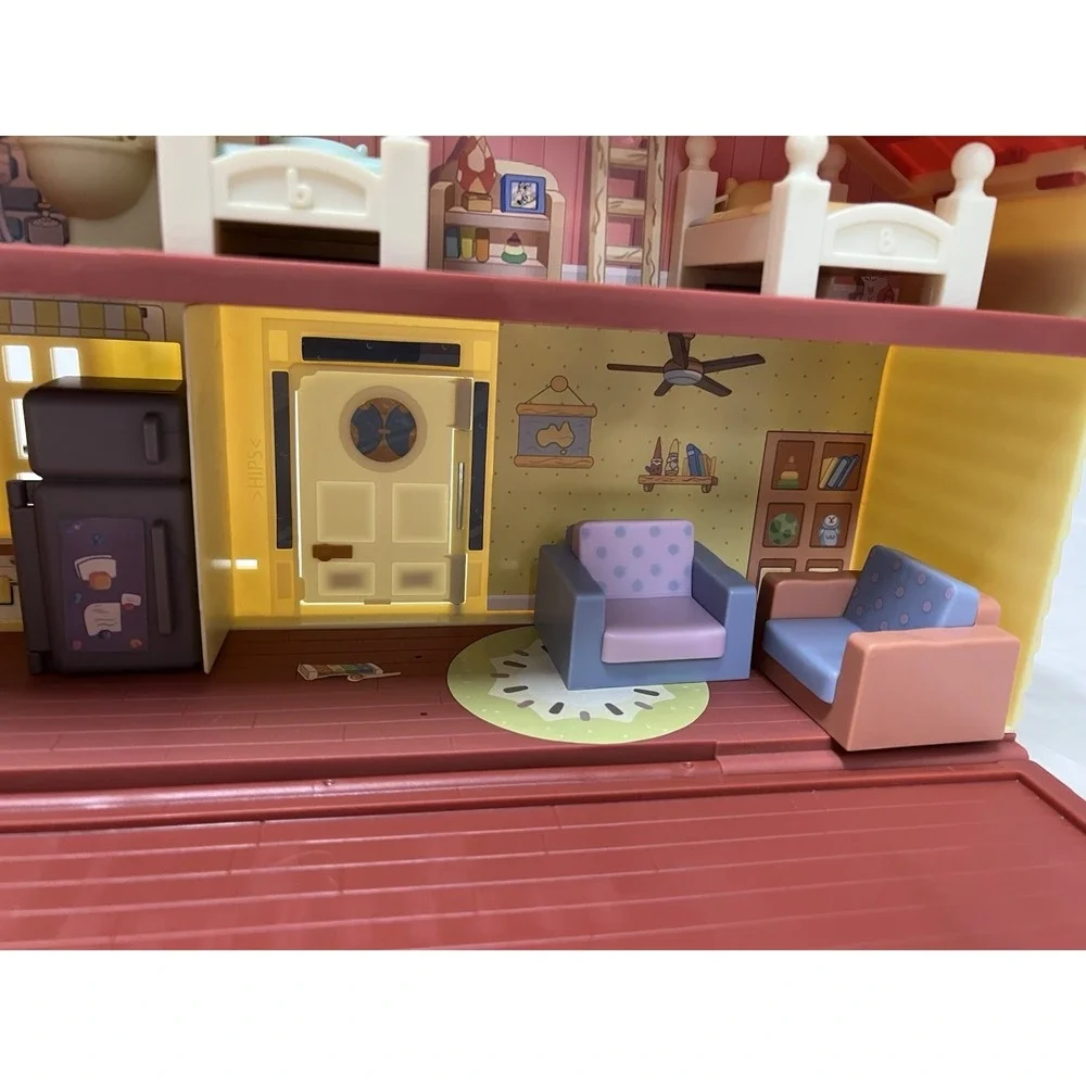 BLUEY FAMILY HOME PLAYSET - Picture 6 of 8